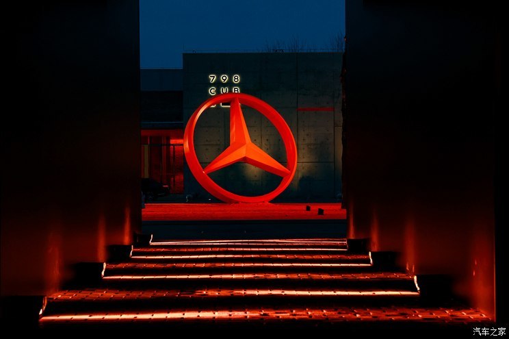 PG电子官方跨越时空的汽车艺术对话 梅赛德斯-奔驰科技艺术展在京启幕